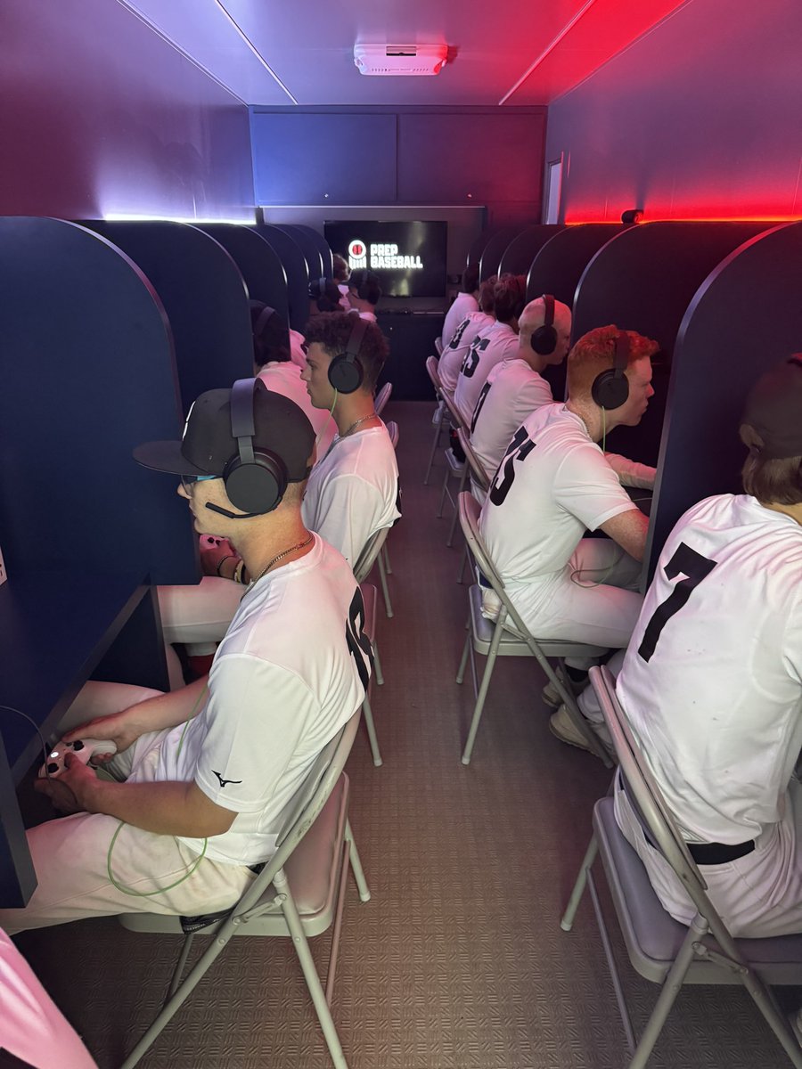 PrepBaseballTN's tweet image. #TNTPG25 🤝 @S2Cognition

We appreciate our partners at S2 Cognition for coming out to our Top Prospect Games at Riverdale High School today!

@PrepBaseball