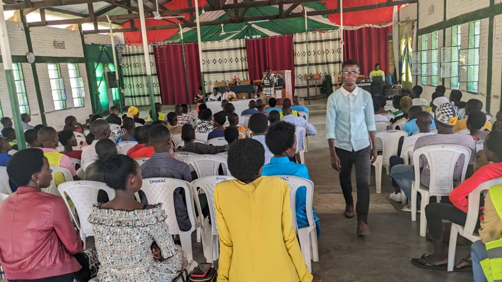 Uyu munsi Urubyiruko rwo mu murenge wa Kinazi  rwakoze inteko rusange urubyiruko rwitabiriye, uhagaraririye NYC mu Murenge yabwiye urubyiruko aho ibikorwa bigeze ibyo bamaze gukora mu bihembwe bishize sibyo gusa Kandi bashishikarijwe  kwihangira imirimo.