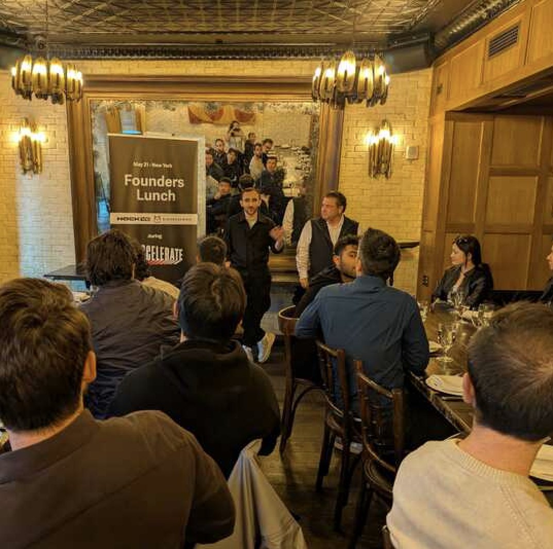 Hack VC (@hack_vc) on Twitter photo .@Solana Accelerate was 🔥—founders lunch w/ <a href="/hack_vc/">Hack VC</a> & <a href="/BlockdaemonHQ/">Blockdaemon 😈</a> went off. Big ideas, killer energy. If you vibed, pull up to our next dinner at <a href="/Permissionless/">Permissionless</a> w/ <a href="/krakenfx/">Kraken Exchange</a>, June 25.
Details 👉 lu.ma/cp1mnk9v .@Solana Accelerate was 🔥—founders lunch w/ <a href="/hack_vc/">Hack VC</a> & <a href="/BlockdaemonHQ/">Blockdaemon 😈</a> went off. Big ideas, killer energy. If you vibed, pull up to our next dinner at <a href="/Permissionless/">Permissionless</a> w/ <a href="/krakenfx/">Kraken Exchange</a>, June 25.
Details 👉 lu.ma/cp1mnk9v