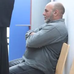 Nombre desconocido, agresor sexual de su mujer, condenado también por coacciones leves y amenazas leves.

#ponlescara

diariodelaltoaragon.es/noticias/comar… a través de <a href="/altoaragon/">Diario del Altoaragón</a>