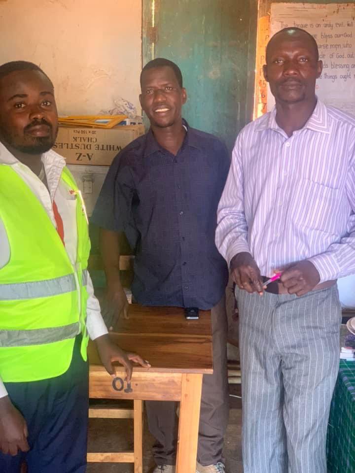 They spent nearly 5 hours preparing the patient, washing her, dressing her with care, while I waited, I walked around the community, wat I saw broke me.

Small children orphans were being raised by a father lost in alcohol, they didn’t attend school, on impulse, I met with the