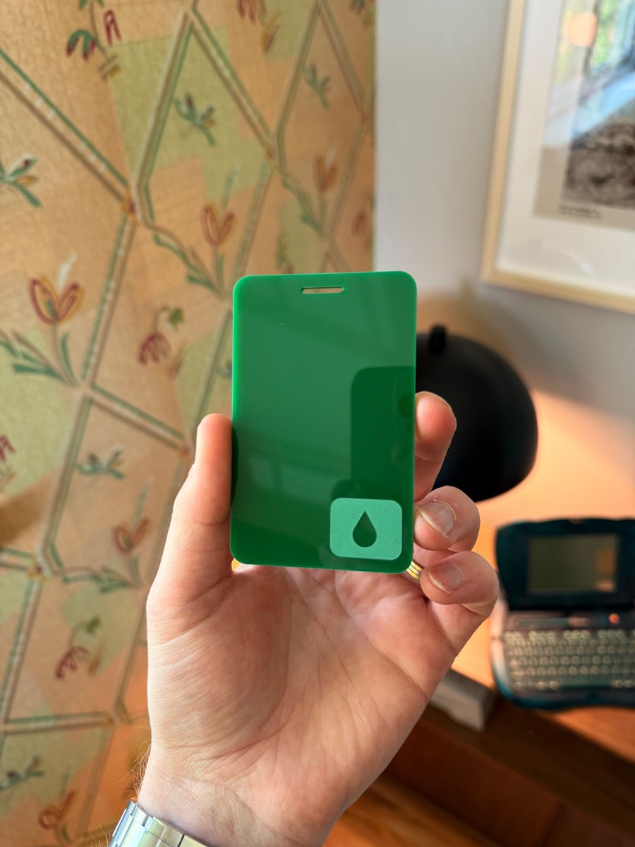 SnazzyLabs's tweet photo. My outie found a key card to Optics and Design. https://t.co/KJZuTyqlyw