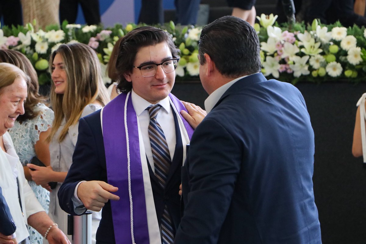 prepatecsta's tweet image. Este día no solo celebramos un logro académico, también celebramos a las personas que lo hicieron especial: las risas, las lágrimas, los abrazos sinceros y el apoyo incondicional de quienes formaron parte del camino. ✨🙏

Ustedes son la razón de este gran momento. 🎓💙