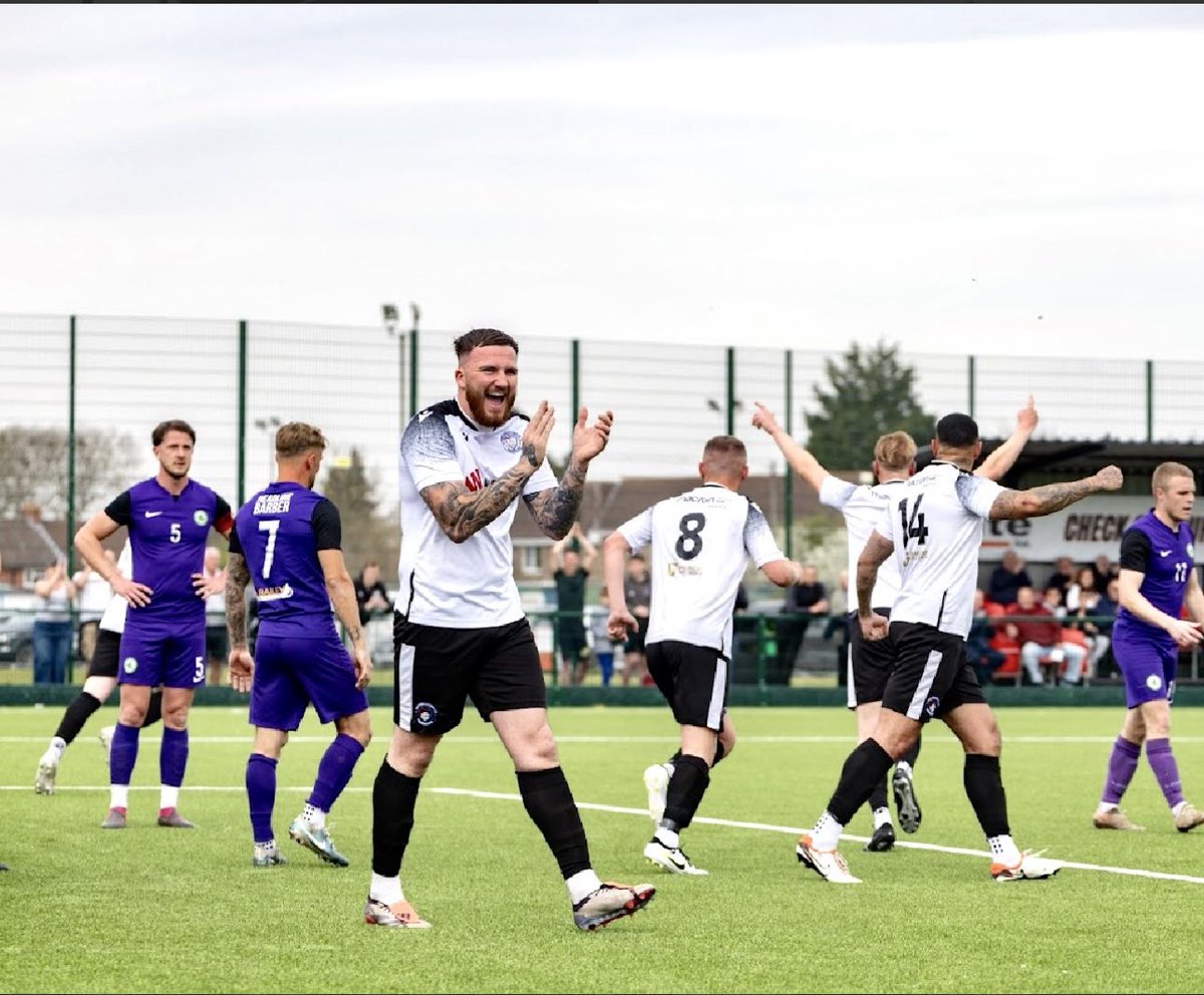 seankeet6's tweet image. Not a bad way to finish 😍 @PortisheadTown  @DeanoGriff1