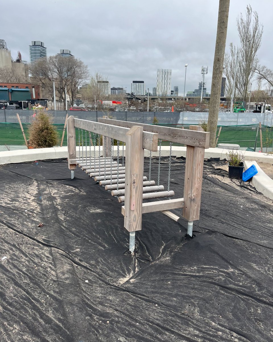 Well this looks fun. If I wasn’t a giant machine I would love to climb along this thing.