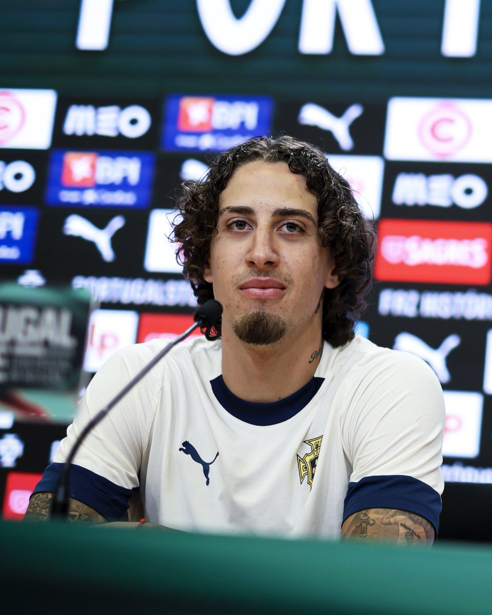 🎙️ Fábio Silva: "Focados em fazer uma grande prova."

Os Sub-21 concentraram-se esta quarta-feira para a preparação para o Europeu da categoria 🔜🗓️

🔗 𝗦𝗔𝗕𝗘 𝗠𝗔𝗜𝗦 👉 bit.ly/43wnMcI

#FazHistória | #U21EURO