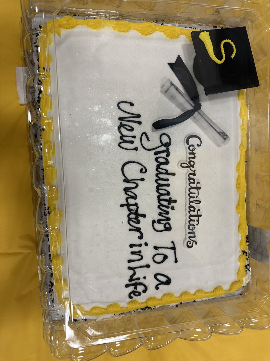 LewisMS_AISD's tweet image. A wonderful day celebrating Mrs. Cockrell, Mr. Sampayo, and Mr. Tienor!! Congratulations on graduating to a New chapter in life!!! We are incredibly blessed to have had them at Lewis! 🦁💛💜
