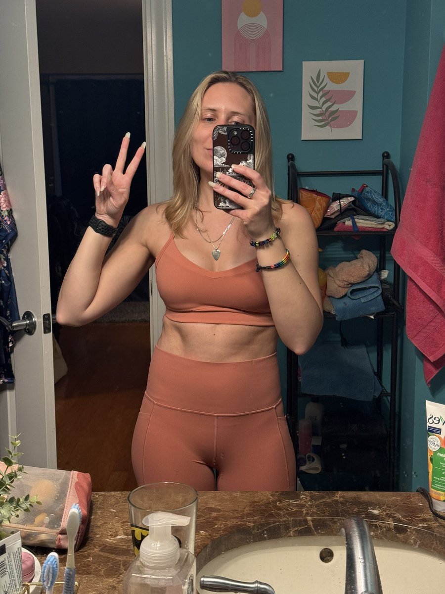 I kno I barely post on here but I’m still alive and mostly on Bluesky