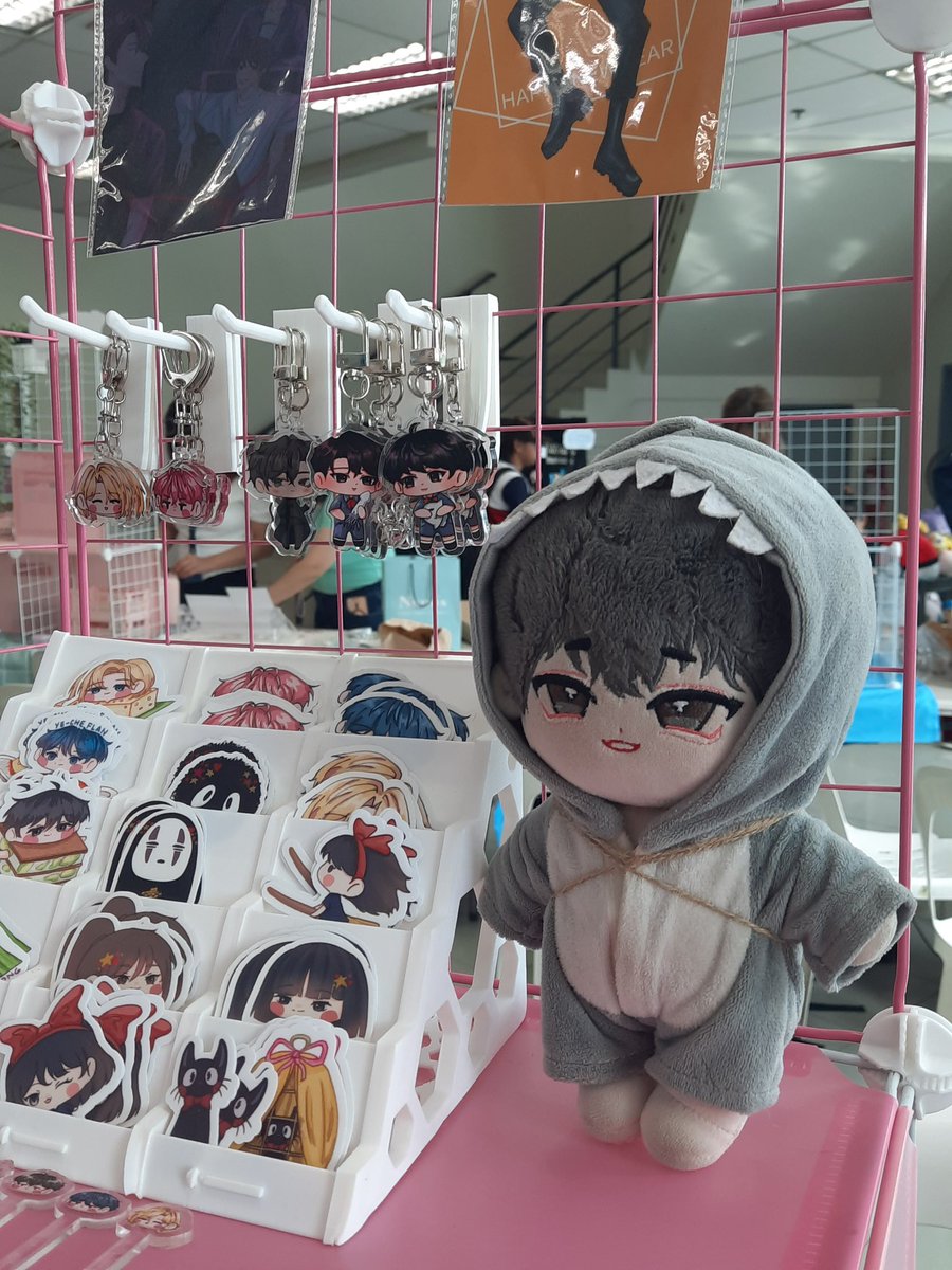 rymaea's tweet photo. Yjh and kdj manning my booth 🫶 https://t.co/6e0B6HGHSc