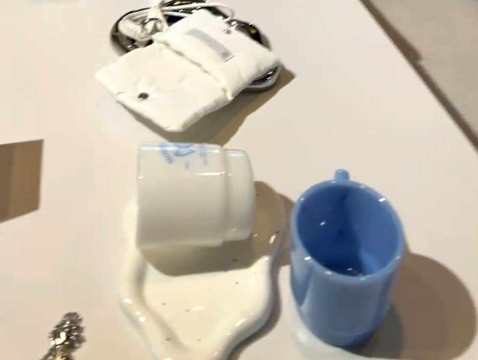 2주차 파우치???랑 머그도 예쁘다.....
가격 제발 느자구 있길ㅠㅠ