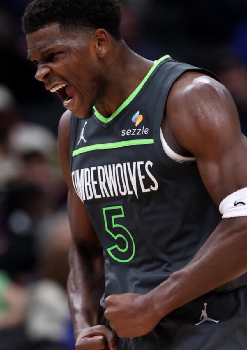 lonnngshotkid's tweet image. Lead Us Home #5 #WolvesIn7 #WolvesBack