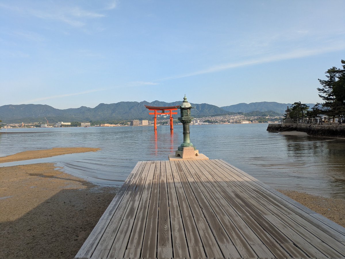 ORlr88gFS766368's tweet image. ン十年ぶりの広島。
広島市内↔宮島直通の「世界遺産航路」の船旅で宮島へ。
宮島で一泊。
厳島神社は早朝参拝がオススメです。
静かでゆっくり堪能できます。
#厳島神社
#日本三景宮島
#世界遺産
#宮島別荘
#