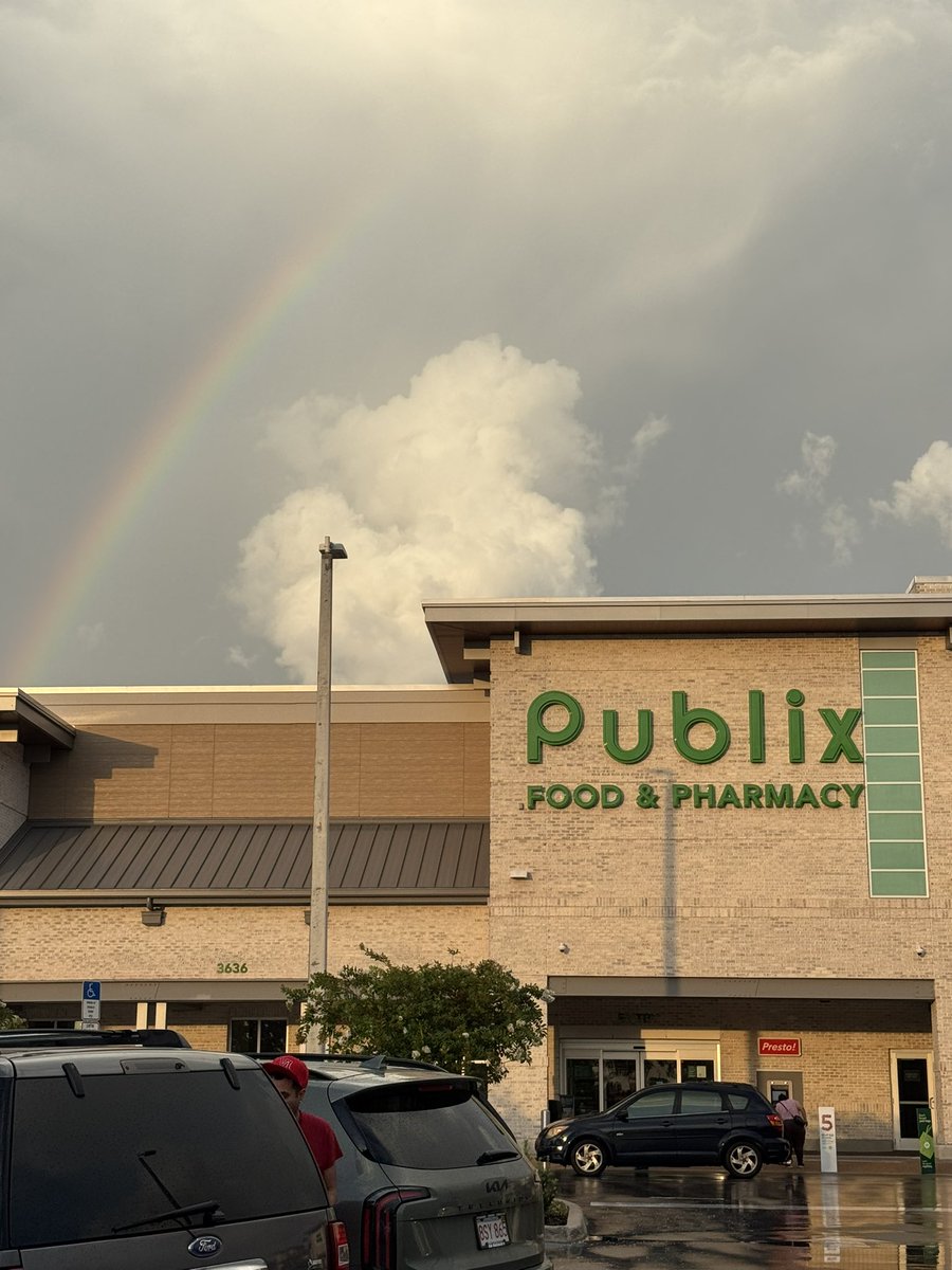 Beautiful rainbow over Oakbridge <a href="/Publix/">Publix</a> tonight