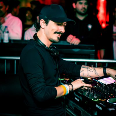 2takemusic's tweet photo. #NewProfilePic https://t.co/vUZx8iN2aV