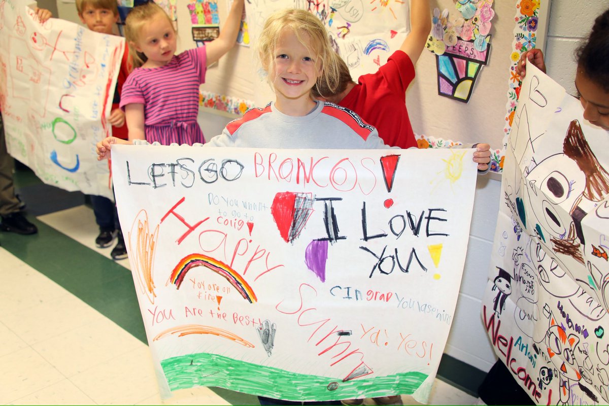 This week, our graduating seniors walked the halls of their home elementary schools one last time, as students and staff cheered them on! 🎊

Next up, graduation! 🎓 #ThePlaceToB