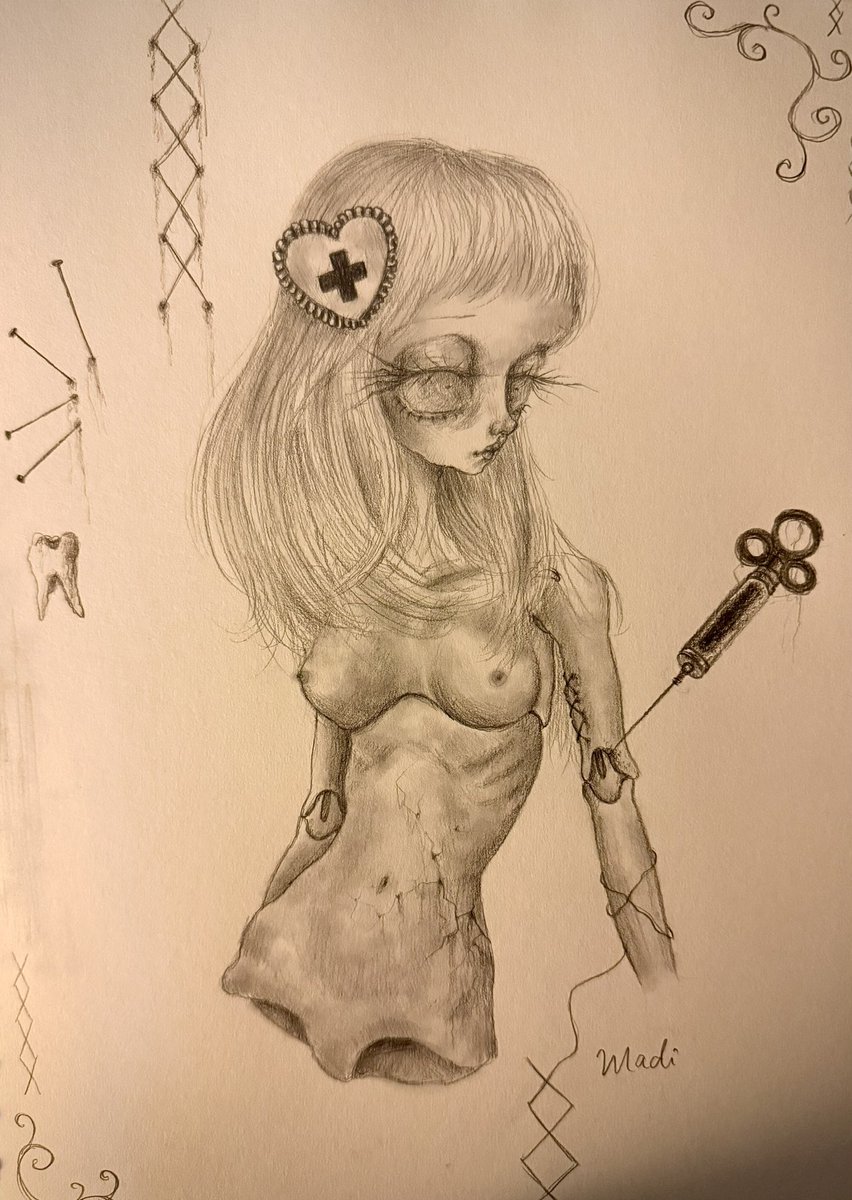 she needs the doctor🪡🏥🫀
graphite on paper
my insta is purplevampiredoll