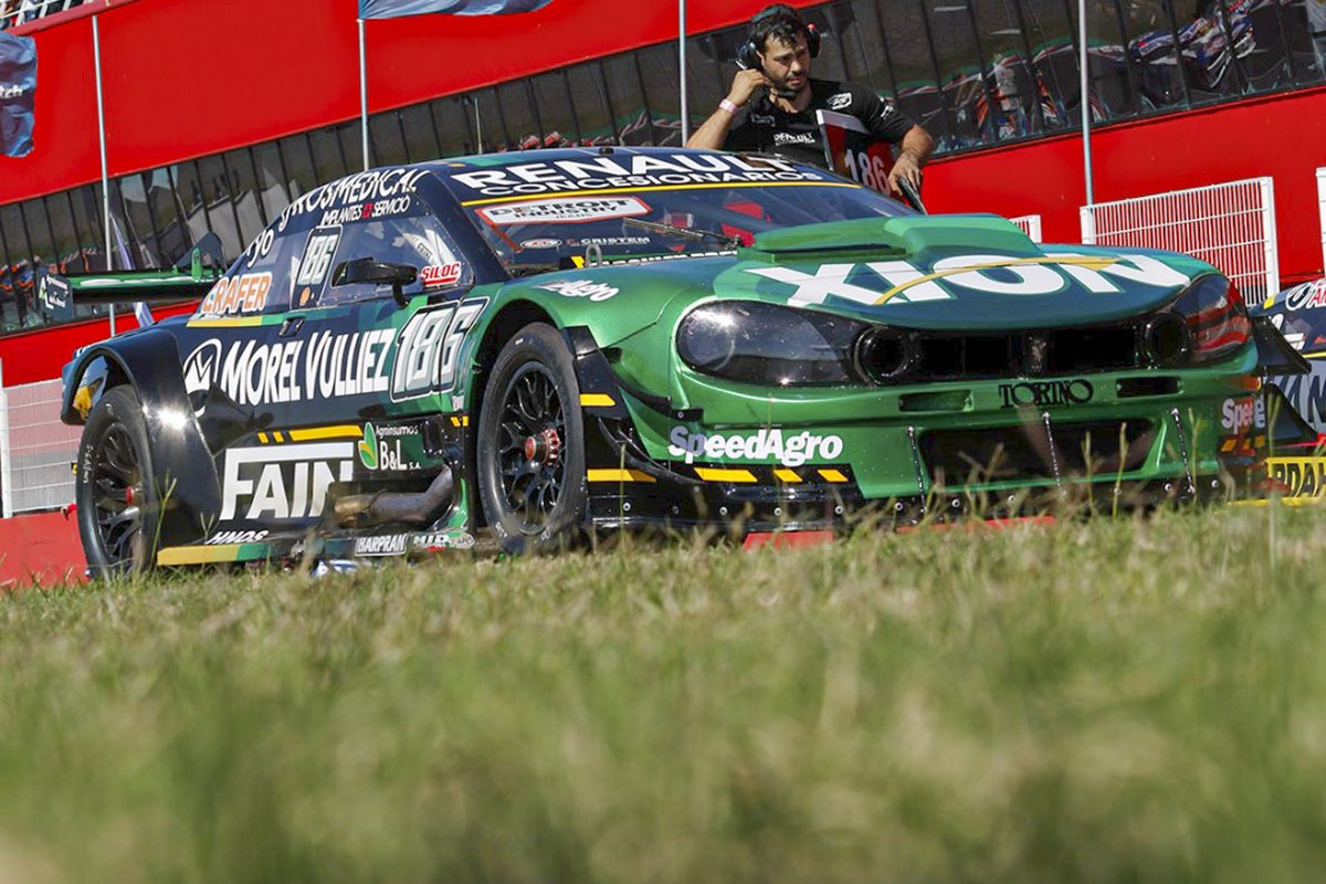 Especial y millonario

El #TC disputará la segunda carrera especial de la temporada en la provincia de #Córdoba, <a href="/FacuChapur/">Facu Chapur</a>  y <a href="/nachofain/">polo⚡️</a>  competirán por 10 millones de pesos al ganador de la carrera, en un trazado que muy pocos pilotos conocen
👉facebook.com/asoccrenaultar…👀