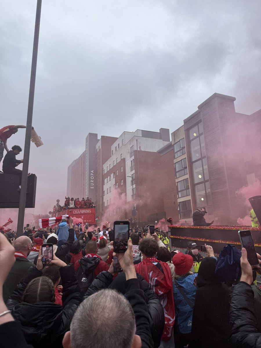 jonbeetle's tweet image. Not wanted to post anything from Mondays parade until now, but I can’t deny the fact my girls had a great day. Liverpool is just special