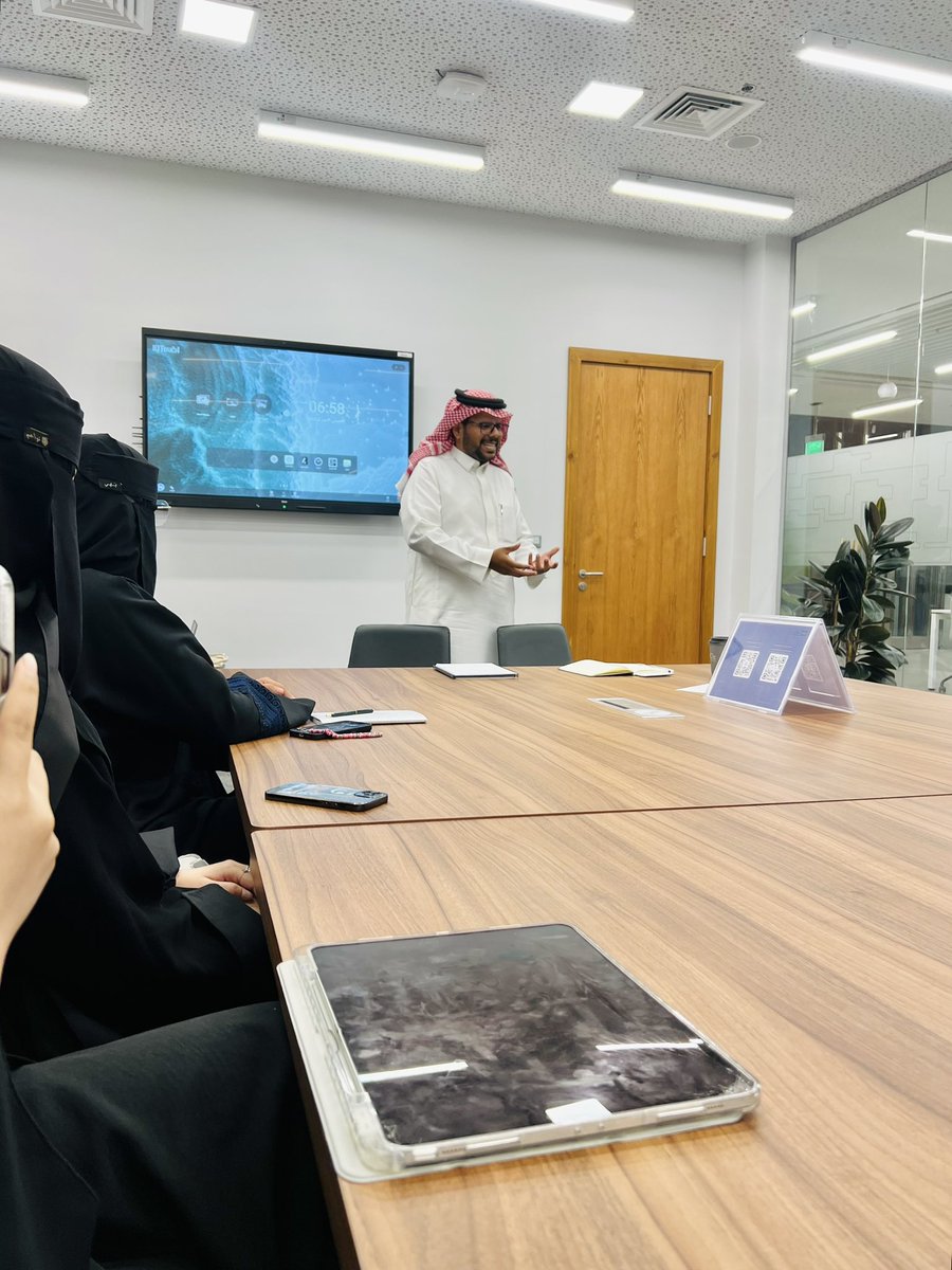 itsrmhs's tweet photo. اعتمدنا في اللجنة بناء منهجية عمل سليمة تستمر وتُسهم في تمكين من سيقود اللجنة من بعدنا، سعيًا للحفاظ على مستوى المُخرجات الإعلامية لنادي الإعلام المركزي في #جامعة_الملك_خالد 

ولله الحمد أعمالنا وصلت بتأثيرها إلى تكوين شراكات مع جهات قوية داخل منطقة عسير وخارجها✨ https://t.co/mGvcOo5fbK