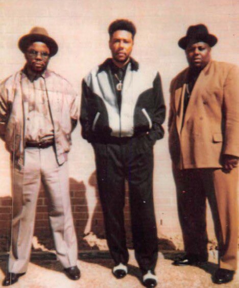 _ValTown_'s tweet photo. Larry Hoover’s prison sentence has been commuted today by Donald Trump. https://t.co/pyFwZwnDnD