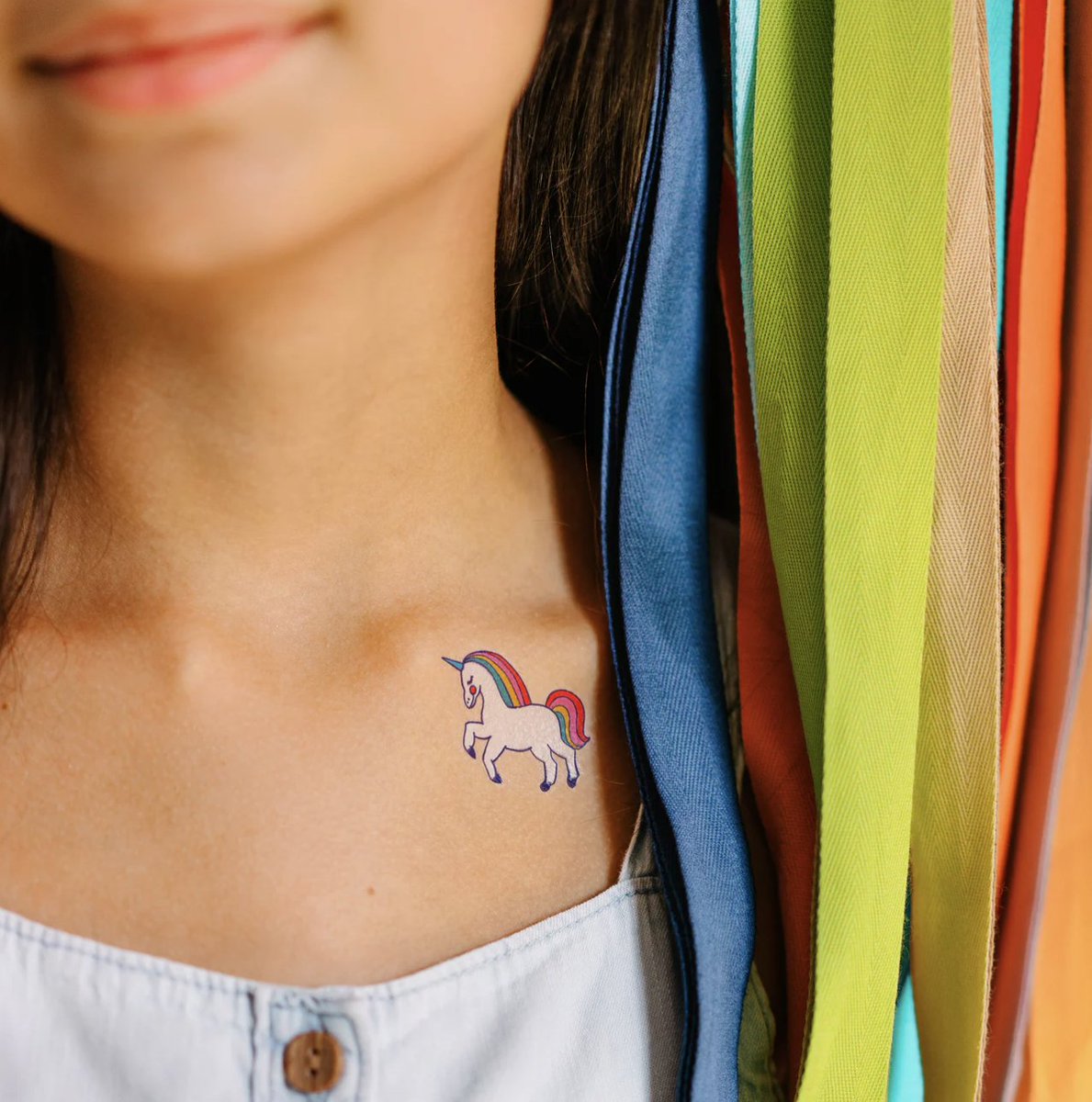 Somewhere over the rainbow… unicorns fly! 🦄

Tattoo: Rainbow Unicorns
Artist: Yellow Owl Workhop

#tattly #temporarytattoos