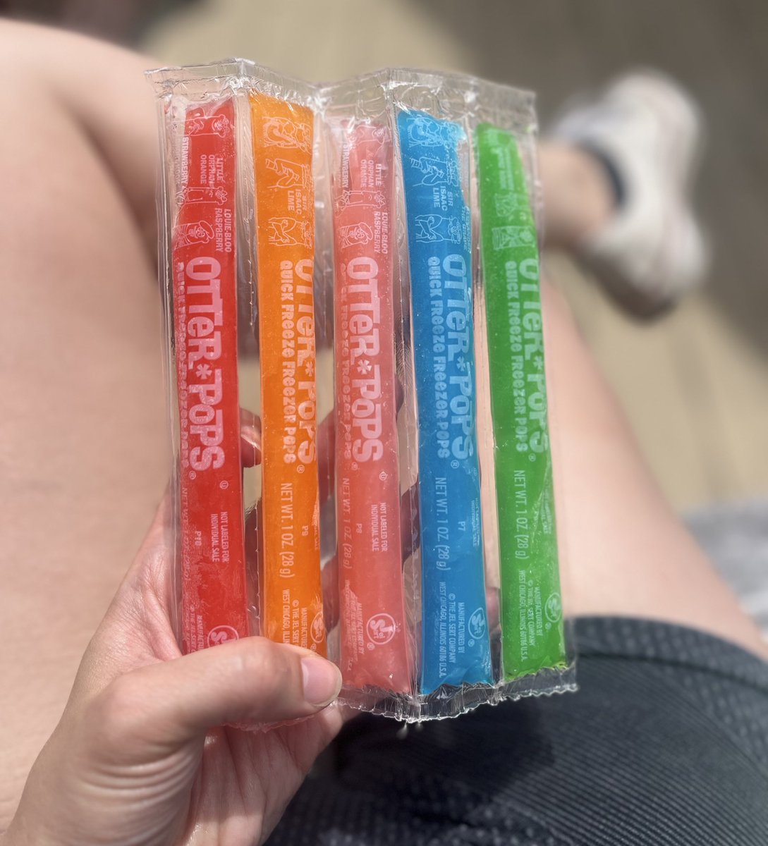 I definitely bought these for my kids…I definitely do not plan on eating them in multiples of 5 

☀️☀️☀️
#summer #momlife #idahome