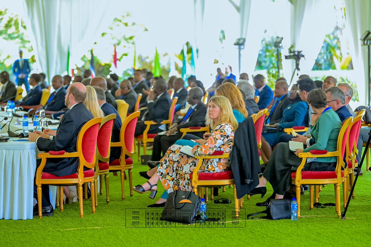 Ntare Rushatsi House (@ntarehouse) on Twitter photo SE <a href="/GeneralNeva/">SE Evariste Ndayishimiye</a> a dressé un bilan positif des réalisations durant sa présidence du mécanisme de l’Accord-Cadre, dont la revitalisation dudit Accord avec un document assorti au plan d’action validé lors des travaux, des consultations de haut niveau et rapprochements diplomatiques SE <a href="/GeneralNeva/">SE Evariste Ndayishimiye</a> a dressé un bilan positif des réalisations durant sa présidence du mécanisme de l’Accord-Cadre, dont la revitalisation dudit Accord avec un document assorti au plan d’action validé lors des travaux, des consultations de haut niveau et rapprochements diplomatiques
