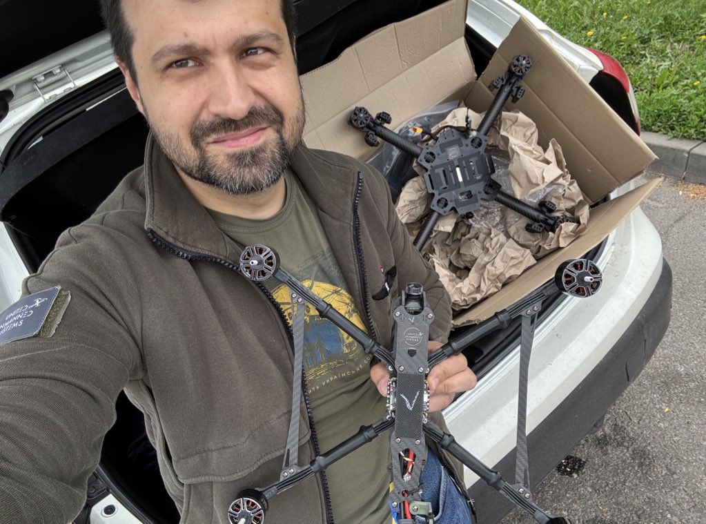 Donate for Ukraine’s drones: 
PayPal: paypal.com/donate?campaig…
Bank: 
IBAN: DE14 1204 0000 0462 1637 00
BIC: COBADEFFXXX
Bank name: Commerzbank
Recipient: European Resilience Initiative Center gGmbH