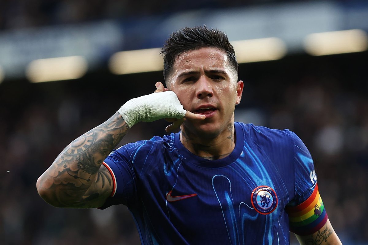 Un día más Don Enzo Jeremías Fernández y Don Cole Jermaine Palmer.