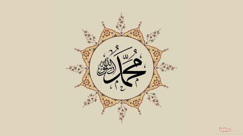 osmanliirfani's tweet photo. Muhyiddin İbni Arabi (rh.a)'ten...

PEYGAMBER EFENDİMİZ (s.a.v)'in, Hz. ALİ (r.a)'a NASİHATLERİ...

Ya Ali!
Güneş'e ve Ay'a karşı oturma, arkanı dön de otur. Güneş'te de çok oturma hastalık gelir.

Ya Ali!
Yâsin-i şerifi çok oku, aç, susuz, çıplak kalmazsın. Hastalık, korku, zindan görmezsin, yalnız kalmazsın, her yerde hürmet görürsün. Bir şeyin kaybolmaz.
Bir hastanın başında okursan, ecel gelmişse, ölümü asan olur.
Akşam okuyan, sabaha, sabah okuyan, akşama kadar emin olur.

Ya Ali!
Yatarken Tebareke suresini oku.
Kabir azabı görmezsin, Münkir, Nekir sual sormaz.

Ya Ali!
( KUL HU VALLAHU AHAD )’ İhlas surei Celilesini abdestli olarak çok oku. Kıyamet gününde; "Ey Allah’ını metheden, kalk Cennet’e buyur!.." derler.

Ya Ali!
Kötü sözlerden ve kötü gözlerden korunmak için “Maşaallah” de. (LâHavle vela kuvvete illa billahil aliyyül azim. .) i çok oku.

Ya Ali!
Zeytinyağı ye ve vücuduna çal. Şeytan yaklaşamaz.

Ya Ali!
Yemeğe başlarken tuzla başla.
Sonunda da tuzla bitir.
Birçok dertlere devadır.

Ya Ali!
Yemeğin başında Besmele çek, sonunda da Hamd et.
Sonuna kadar melekler sevap yazarlar.

Ya Ali!
Evinden çıkarken Ayet-ül Kürsü’yi oku,
işlerin kolaylaşır.

Ya Ali!
Yalnız sefere çıkma. Şeytan seninle beraber çıkar.

Ya Ali!
Çocuğun olursa, sağ kulağına ezan oku,
sol kulağına kâmet getir.
O çocuğa şeytan zarar yapamaz.
Gök aylarının başında ve ortasında şeytanlar çok faal olurlar.
Kendinizi koruyun, şerlerinden Allah’a sığının.

Ya Ali!
Sail’i reddetme. İsterse at üzerinde gelsin, bir şey ver.
Verilen sadaka sail’den evvel Allah’a gider. Sabah erken sadaka vermeli.
Çünkü, belâ ve musibetler sadakanın
önüne geçemezler.

Ya Ali!
Fakirleri miskinleri sev.
Allah da seni sever.

Ya Ali!
Evine girince evdekilere selâm ver.
Evinin bereketi artar.

Ya Ali!
Güzel huylu ol. Böyle olursan, oruç tutanların,
Namaz kılanların derecesine ulaşırsın.

Ya Ali!
Öfkelenme. Öfkeli insana şeytan istediği şeyi yaptırır.

Ya Ali!
Allah’ın affedici olduğunu unutma.
Daima Allah’tan mağfiret iste.
Allah, meleklerine
buyurur ki:
“Kulum benden başka kimsenin günahları mağfiret edemez olduğunu bildi. Şahid olun. Ben kulumu affettim.”

Ya Ali!
Yeni bir elbise giyersen, eskisini bir fakire giydir. O elbise fakirin üzerinde
bulundukça Allah’ın hıfzındasın.

Ya Ali!
Cami'ye girerken: “Allah’ım bana rahmet kapılarını aç” de.
Çıkarken de, “Allah’ım, bana rızık kapılarını aç” de.

Ya Ali!
Doğru, yalan ne olursa olsun, Allah’a yemin etme. Ağzını yemine alıştırma.
(Yeminlerinize Allah’ı siper yapmayın.) Allah, yalan yere yemin edenleri temizlemez. Ve onlara merhamet etmez.

Ya Ali!
Dört şey var ki şeytandandır:
Ağlamayan göz, Katı kalb,
Uzun emel, Dünya sevgisi...

Ya Ali!
Dişlerini temizle.
Aralarında yemek parçaları kalmasın.
Melekler sevmezler.