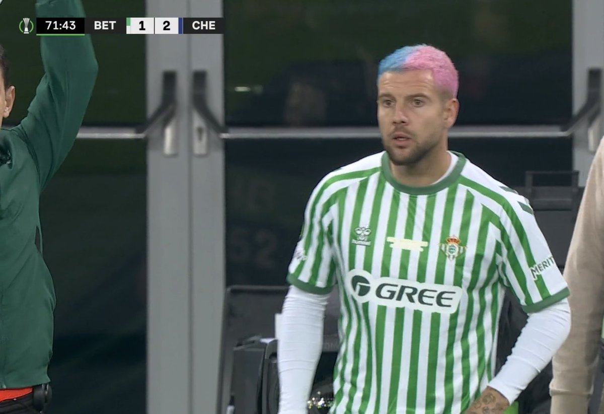 TouchlineX's tweet image. 📸 - RUIBAL COMES ON!