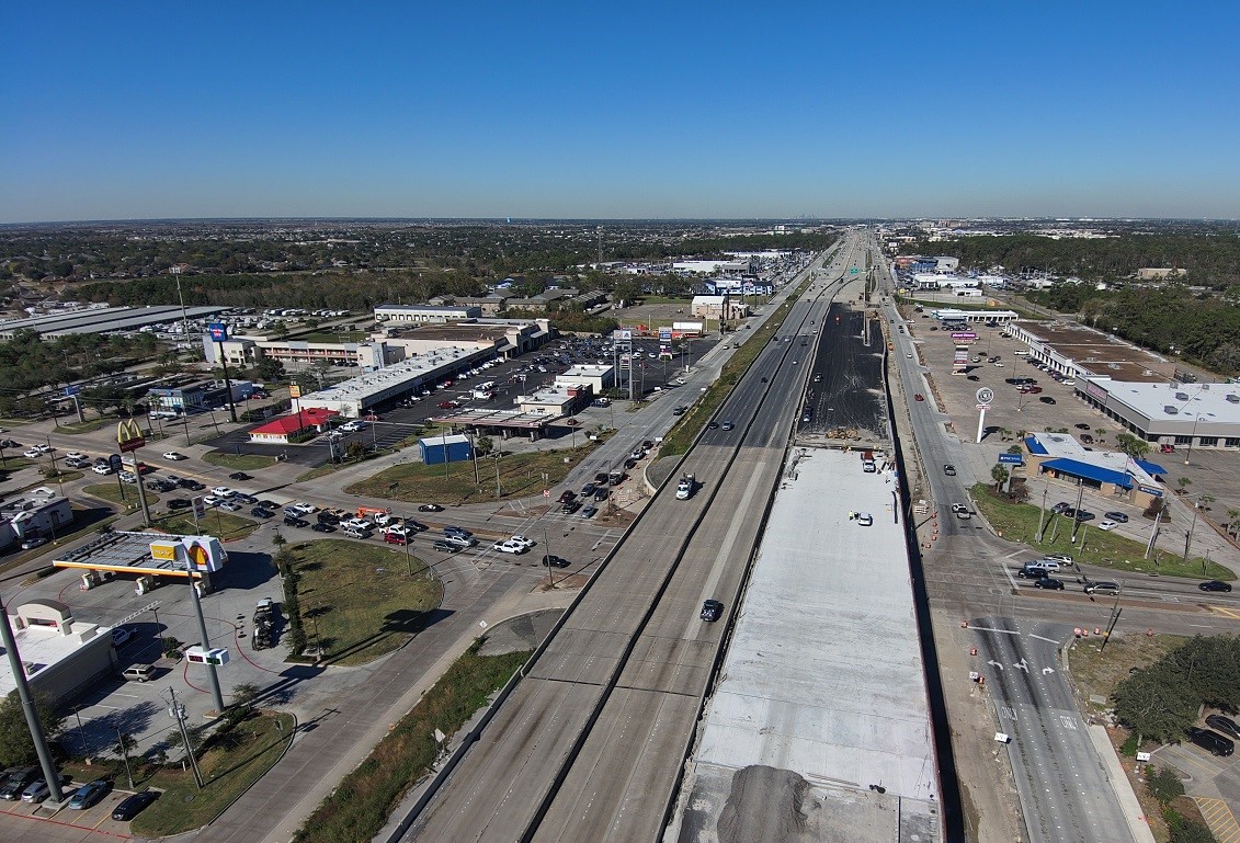 BIG WEEKEND ALERT: Starting Fri 5/30 at 9PM through Mon 6/2 at 5AM, crews will demolish the old I-45 Southbound FM 517 overpass. FM 517 will CLOSE Eastbound &amp; Westbound at I-45. Detours in place. Part of $230M widening project set to wrap Winter 2026