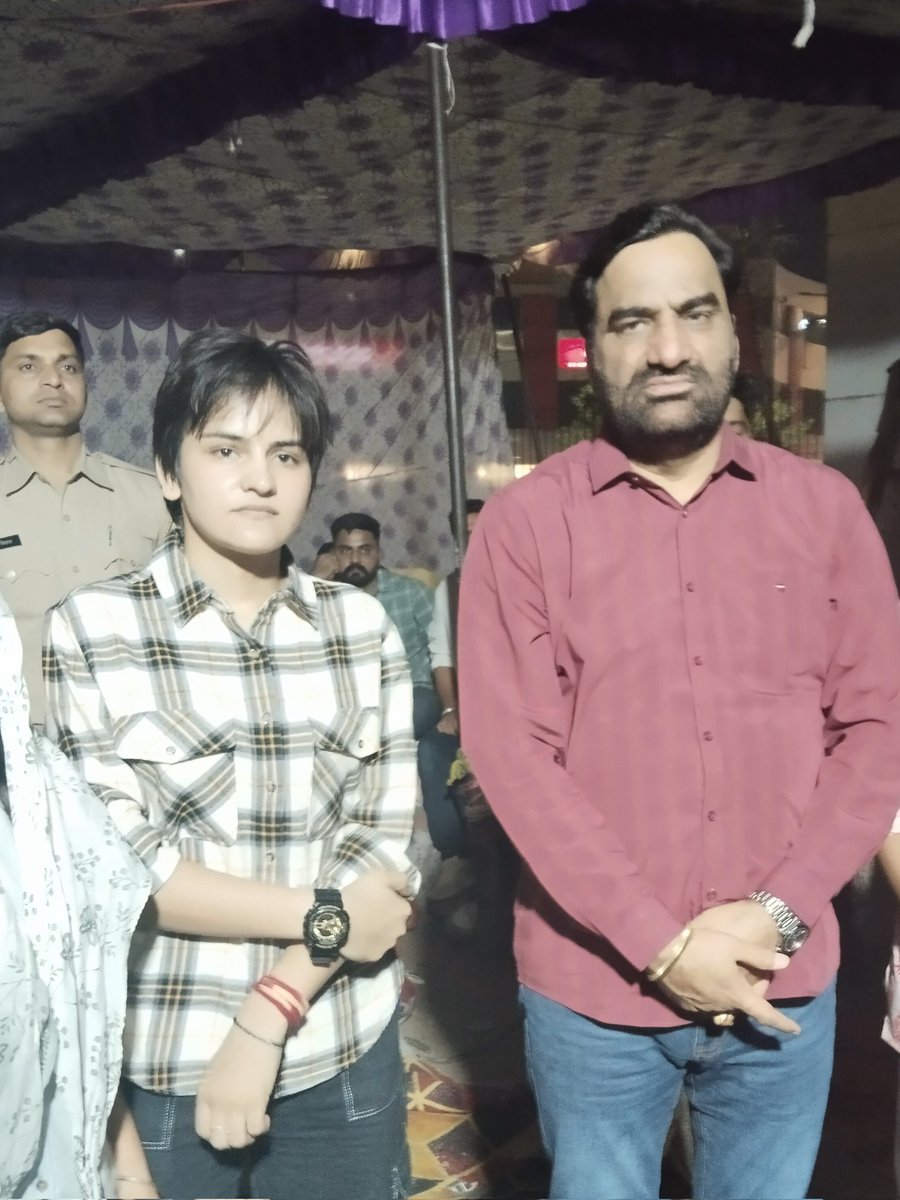 Anshu choudhary (@anshujaat21) on Twitter photo कोई भी लक्ष्य मनुष्य के साहस से बड़ा नहीं , हारा वही जो लड़ा नही,
जीवन में अवसर उन्हीं के लिए आते हैं,
जो उन्हें बनाने की हिम्मत रखते हैं।।
#SI_भर्ती_2021_रद्द_करो <a href="/hanumanbeniwal/">HANUMAN BENIWAL</a>
<a href="/zeerajasthan_/">ZEE Rajasthan</a>
<a href="/drshravanosian/">Dr. Shravan Choudhary</a>
<a href="/jannewsbharat/">Jan News Bharat - जन न्यूज़ भारत</a>
<a href="/RPSC1/">RPSC, Ajmer</a> कोई भी लक्ष्य मनुष्य के साहस से बड़ा नहीं , हारा वही जो लड़ा नही,
जीवन में अवसर उन्हीं के लिए आते हैं,
जो उन्हें बनाने की हिम्मत रखते हैं।।
#SI_भर्ती_2021_रद्द_करो <a href="/hanumanbeniwal/">HANUMAN BENIWAL</a>
<a href="/zeerajasthan_/">ZEE Rajasthan</a>
<a href="/drshravanosian/">Dr. Shravan Choudhary</a>
<a href="/jannewsbharat/">Jan News Bharat - जन न्यूज़ भारत</a>
<a href="/RPSC1/">RPSC, Ajmer</a>