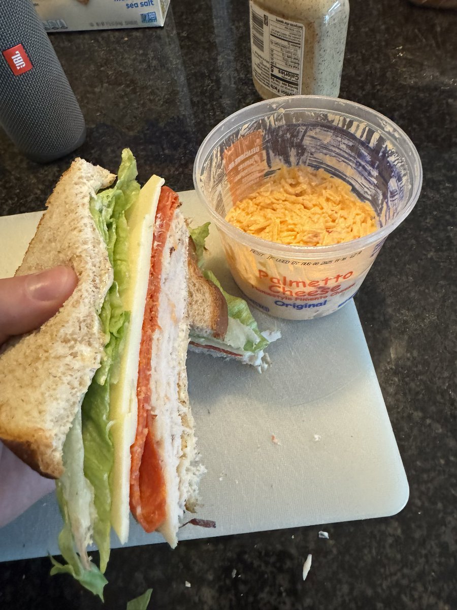 otp_pappy's tweet image. AUBURNS GONNA WIN THE FOOTBALL GAME!! #pimento #thumbdox