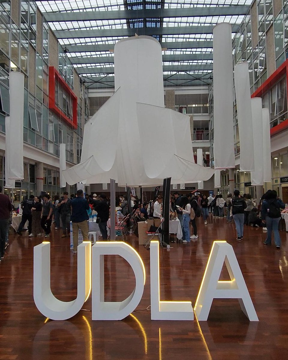 UDLAEcuador's tweet photo. 🎓💼 #OrgulloUDLA que emprende y transforma.
Nuestros graduados presentaron sus productos en la Feria de Emprendimientos realizada en los campus UDLAPark, Granados y Colón.
Apoyar lo hecho con pasión también es parte de nuestra comunidad. 🙌
#CosmosUDLA #GraduadosUDLA #AmoLoQueHago #DespiertaTuPasión