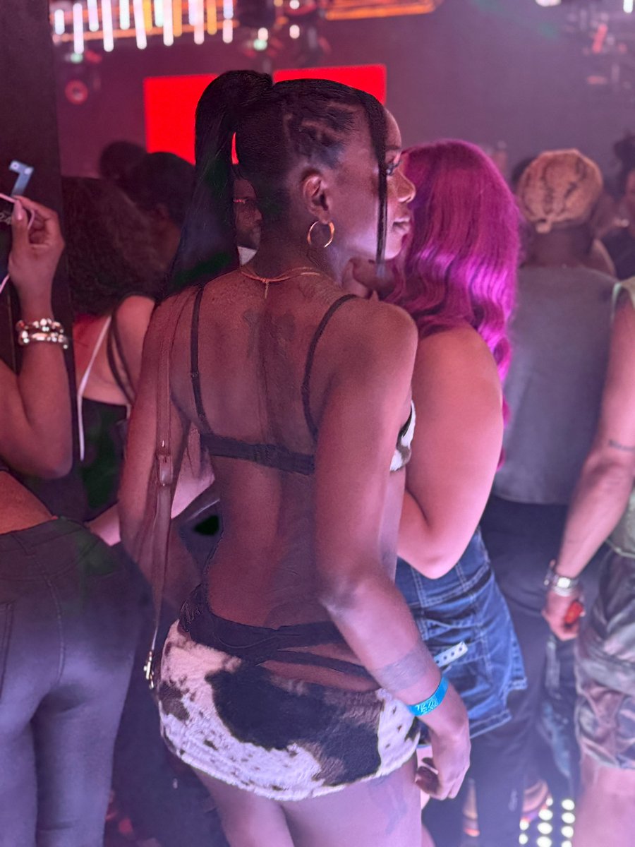 Who's callin' that shit?