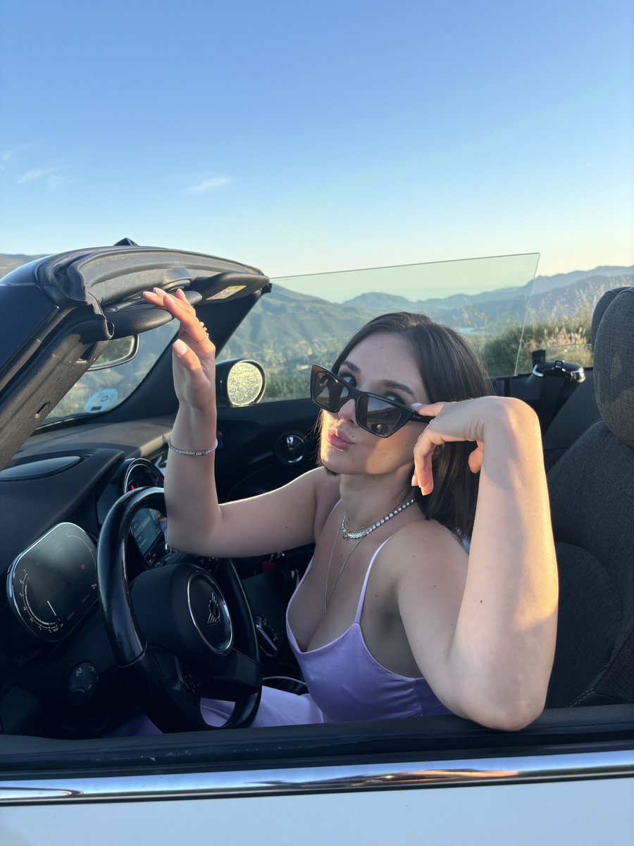 Ready for a wild ride? 🤭😘
getallmylinks.com/imevesweetx