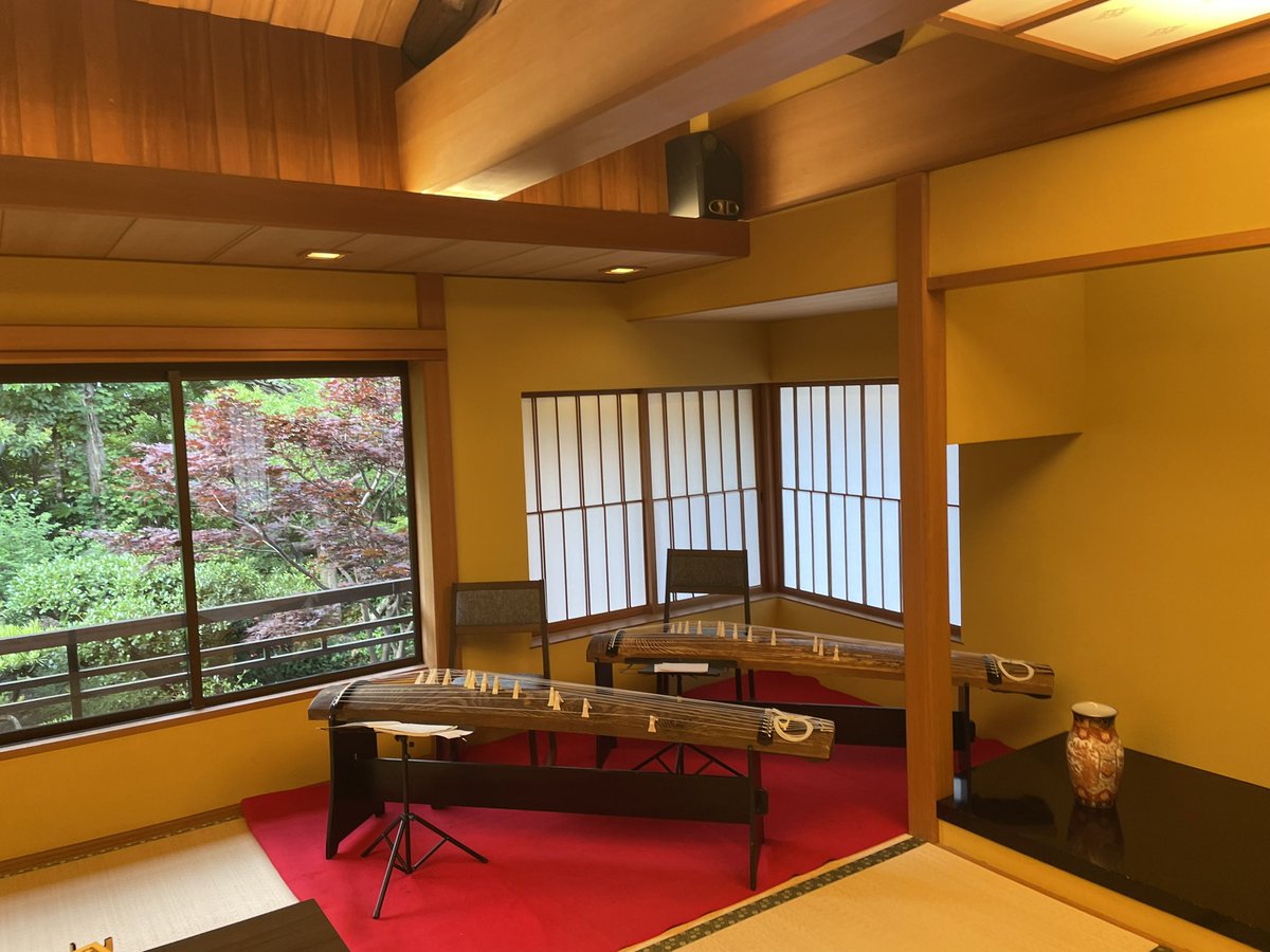 KawadaKenta's tweet photo. 昨晩は都内の老舗料亭にて

企業様の祝賀パーティー演奏でした♪

とても素敵なロケーションで心が落ち着きました✨

谷富さんありがとうございました😊 https://t.co/0PQ3c54o7Z