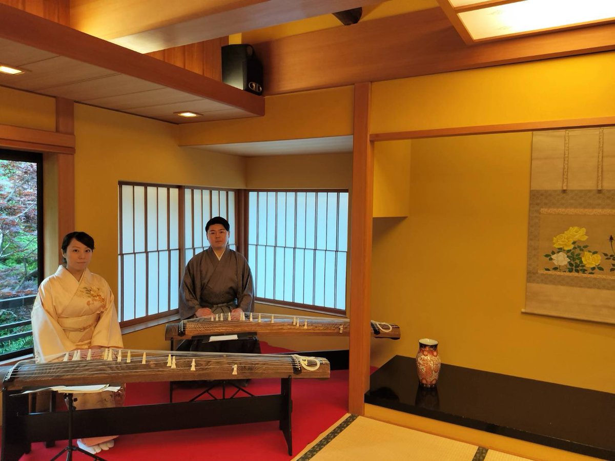 KawadaKenta's tweet photo. 昨晩は都内の老舗料亭にて

企業様の祝賀パーティー演奏でした♪

とても素敵なロケーションで心が落ち着きました✨

谷富さんありがとうございました😊 https://t.co/0PQ3c54o7Z