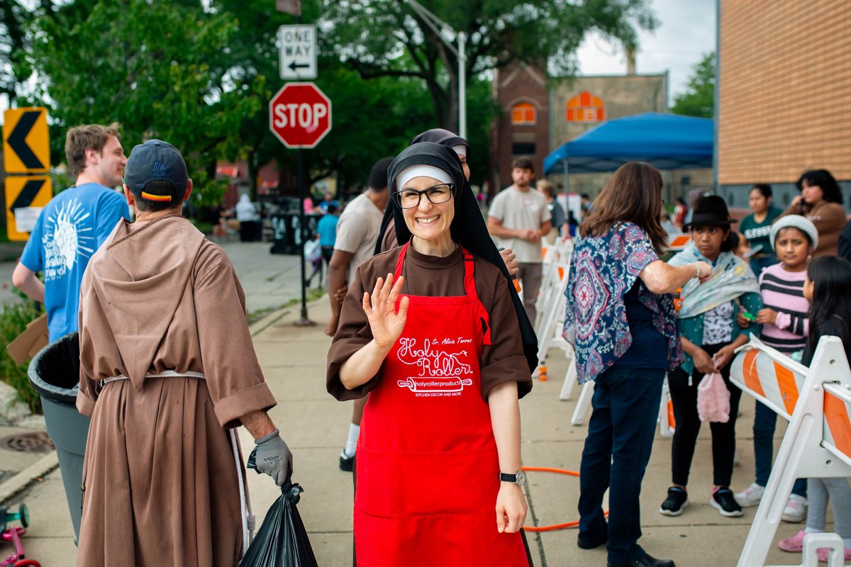 Missionola's tweet image. Looking to volunteer in June?
We need extra help at the
Saturday pantry
Saturday, June 7
8 am to noon
Block party! (See pictures from one of our block parties last year!)
Saturday, June 21
10 am to 2 pm
Sign up on the SignUpGenius!
signupgenius.com/go/508094ba4a8…
God bless!