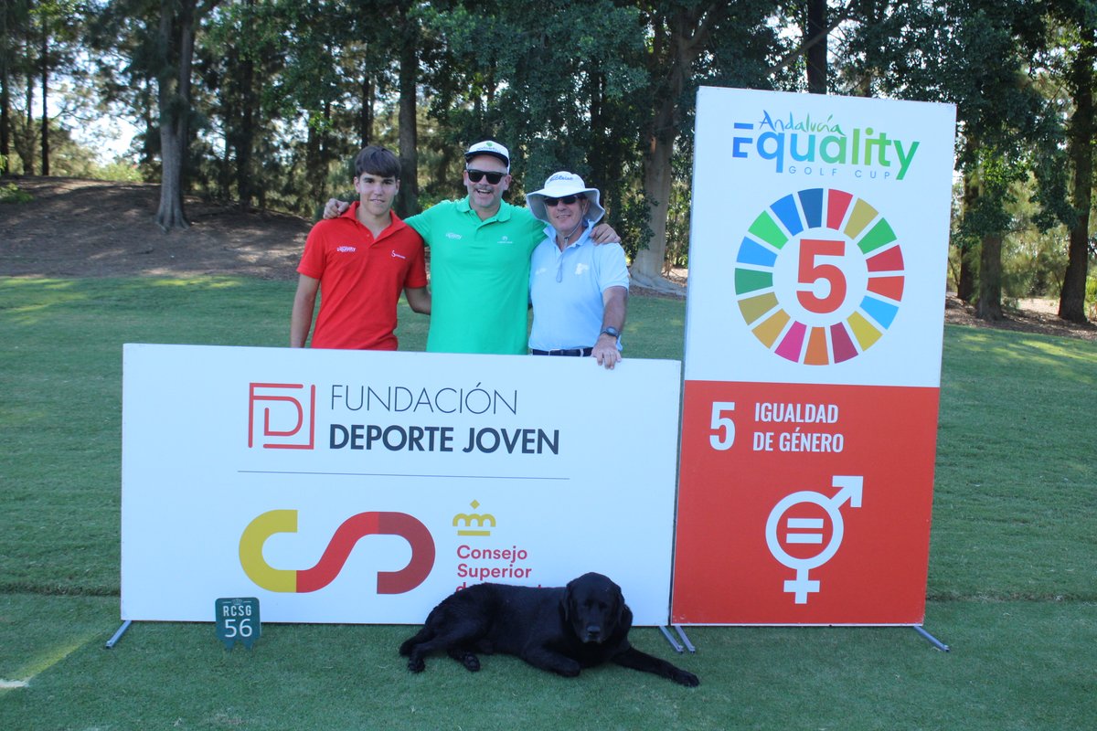 👀 ¿Sabías que existen adaptaciones en golf para personas con movilidad reducida? Carros especiales, empuñaduras adaptadas y reglas inclusivas permiten que NADIE se quede fuera del green. #GolfInclusivo