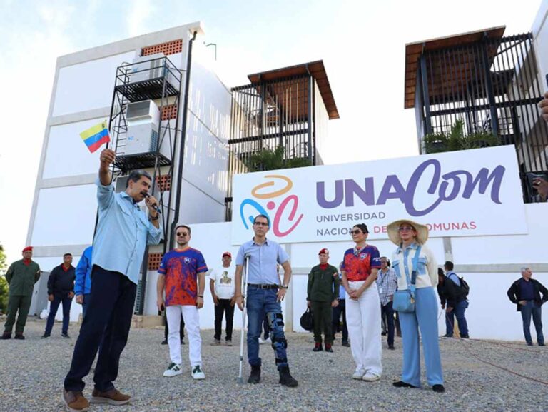 OvallesGe's tweet image. ¡Un nuevo capítulo en la educación venezolana comienza hoy! 📚🇻🇪 #Educación #Unacom #Venezuela