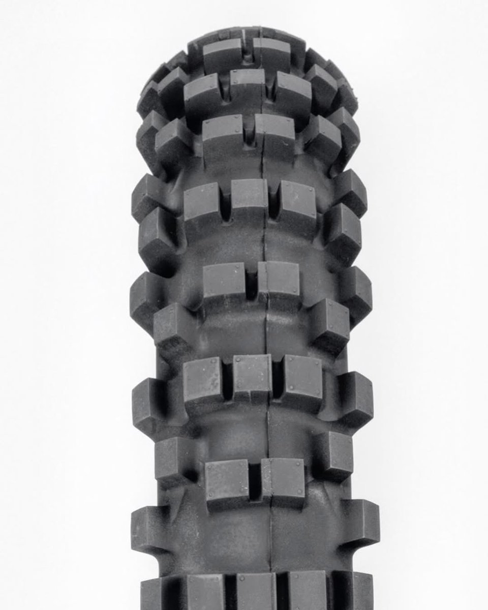 RideDunlop's tweet photo. The D952 is a value-priced off-road tire designed to help deliver grip and excellent durability in a wide variety of terrain and conditions. Influenced by Dunlop’s popular D752 motocross tire model.
#RideDunlop #Dunlop #D952 https://t.co/6htXfFcrGS