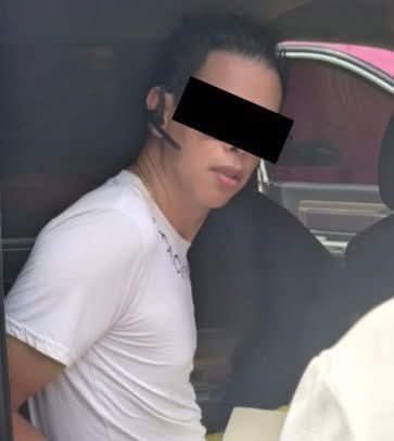 El actor de cine porno e influencer en redes sociales Alex Marín, fue detenido en Puerto Vallarta, le cumplimentaron una orden de aprehensión por explotación sexual en contra de una menor de edad, exhibió imágenes íntimas sin consentimiento, además de otros cargos.