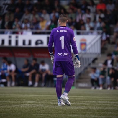 ♥️ El portero con mejor ratio goles encajados/partido de su historia
♥️ Uno de los poseedores del récord de imbatibilidad del Logroñés 
♥️ El único portero que mantuvo 8 porterías a 0 seguidas
♥️ El portero que menos goles encajó en sus primeros 50 partidos con el Logroñés