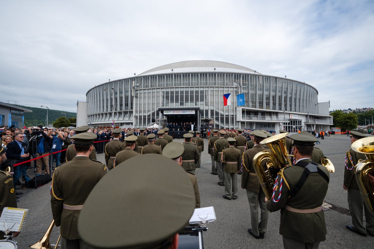 Téma bezpečnosti a obrany je aktuálnější než kdy dříve. Na veletrzích IDET, PYROS a ISET, které jsem dnes zahájil, představují zástupci tří desítek zemí technologie, které budou určovat budoucnost obrany. Ale samotná technika nestačí. Bezpečnost je společný úkol – státu, armády,