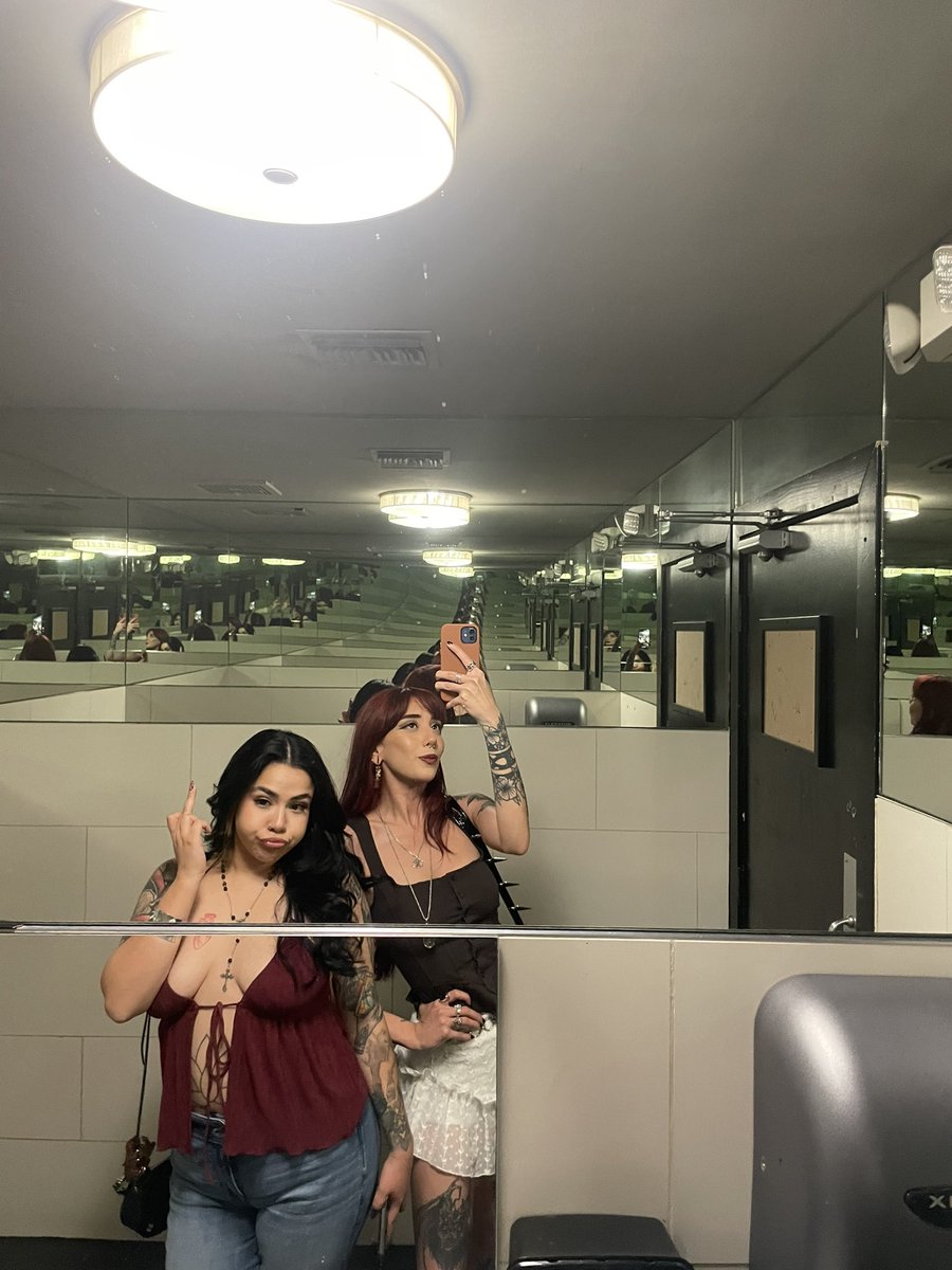 𝑵𝒆𝒊𝒅𝒂 ♌︎ tweet media