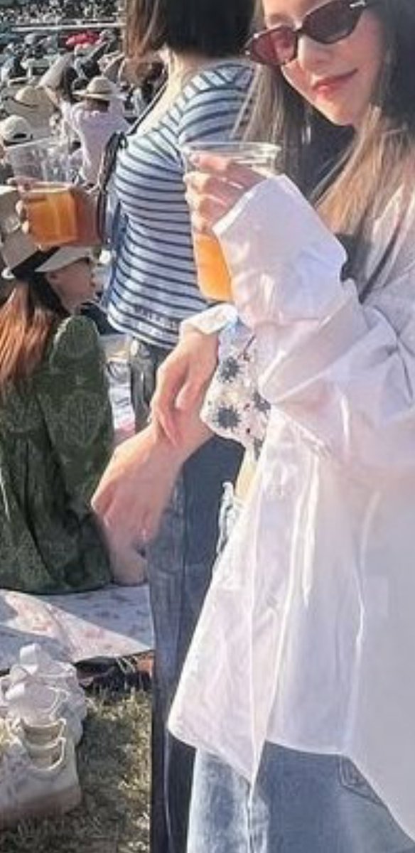 girl she's not going anywhere relax