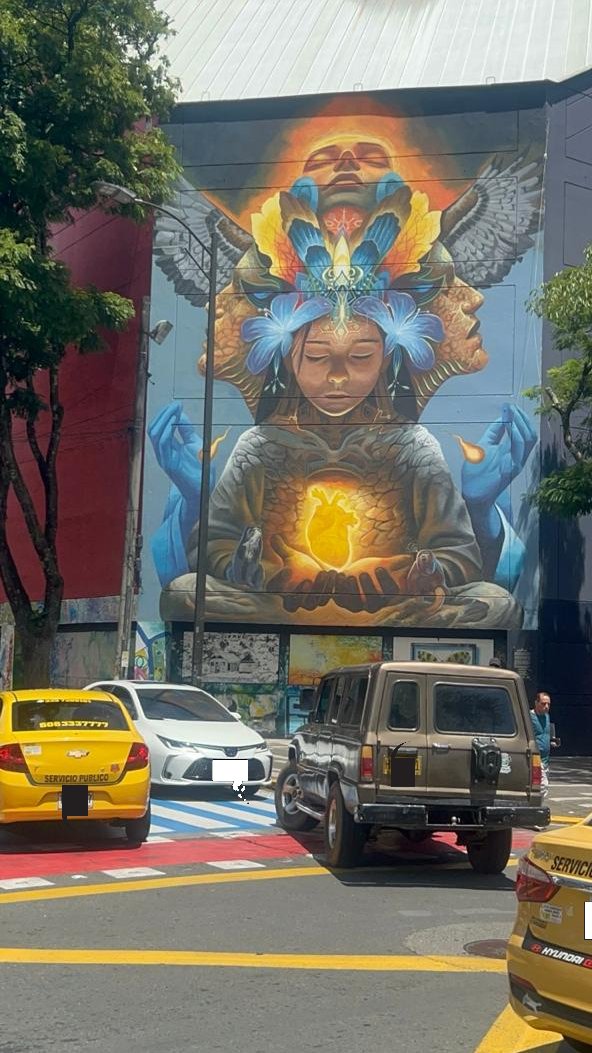 La magia del arte en medio de la urbe pereirana; la combinación perfecta entre lo sublime y lo banal. 
El arte urbano pereirano.
#Pereira #Mural #Muralismo