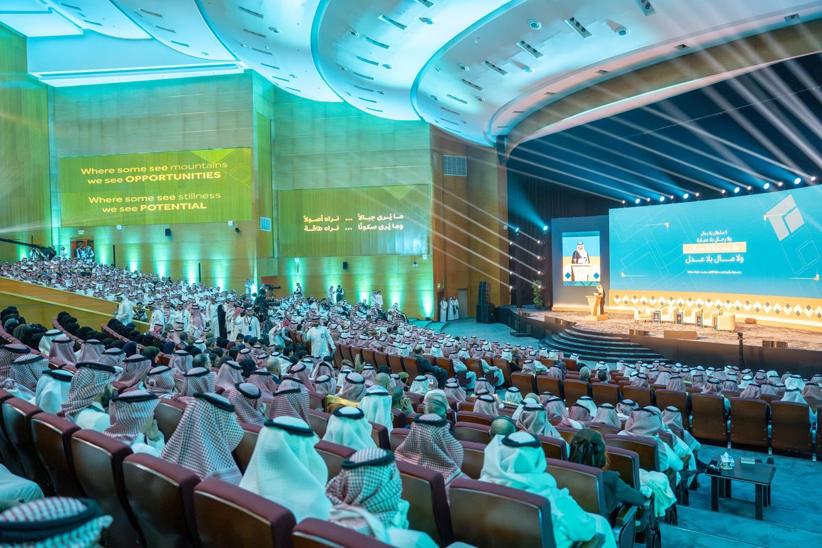 MhAlmarshad's tweet image. سعدت بحضور #منتدى_عسير_للاستثمار2 ، برعاية سمو #أمير_منطقة_عسير ، بحضور كبير جدآ من قادة الاستثمار وصنّاع القرار من مختلف دول العالم
لمنتدى أصبح منصة جاذبة للإستثمار تم إستعراض المشاريع النوعية القادمة لمستقبل مشرق بإذن الله لصعود عسير للمساهمة في مستهدفات #رؤية_السعودية_2030…